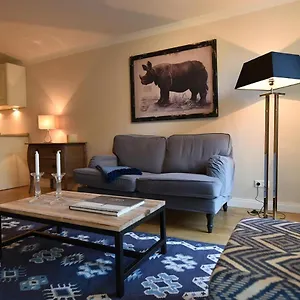 https://zentrale-whg-nhe-der-alster-mit-parkplatz.hamburg-hotels-de.com