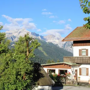 Guest house Pfeiffer Alm Am Sonnenhang Mit Blick Auf Zugspitze